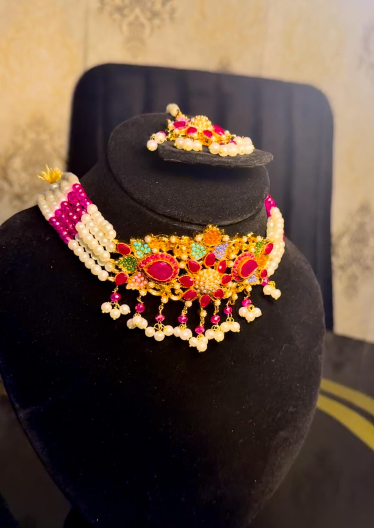 Kundan Norattan Choker Set Gold Plated 2 Earings 1 bindi and Choker Necklace